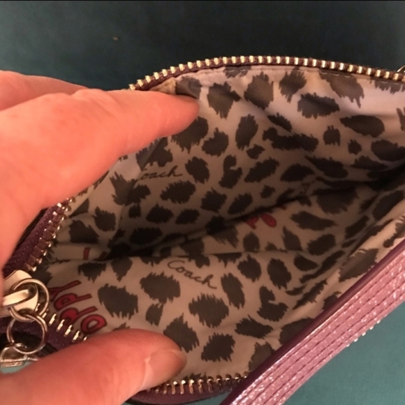 Coach Glam Ski Bunny Blue Tote matching Wrislet - Picture 8 of 8